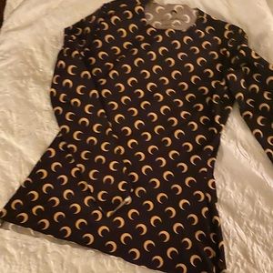 has some damage on sleeve